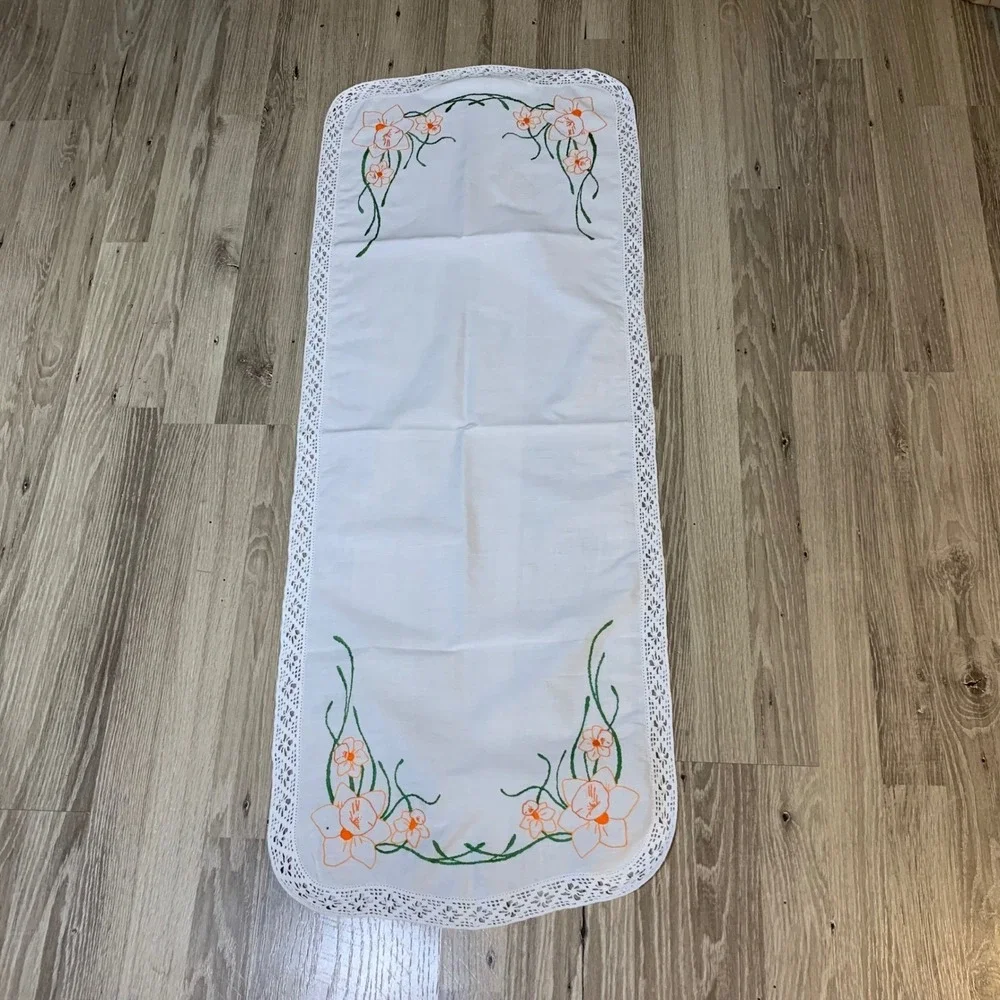 Vintage Hand Embroidered Table Runner Topper Floral‎ Daffodil Easter 43x17
